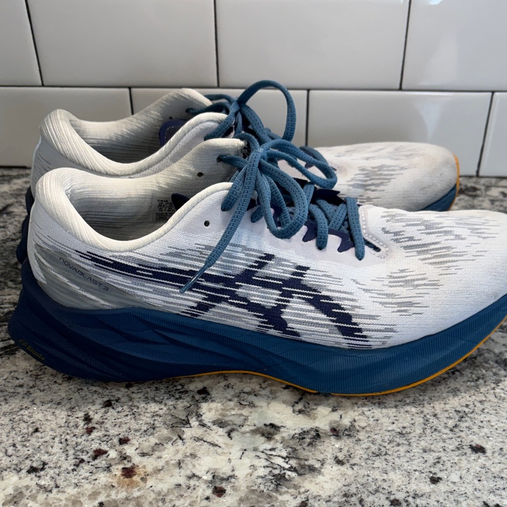 Asics Dynamic Blue and White Athletic Shoes FF Blast men’s